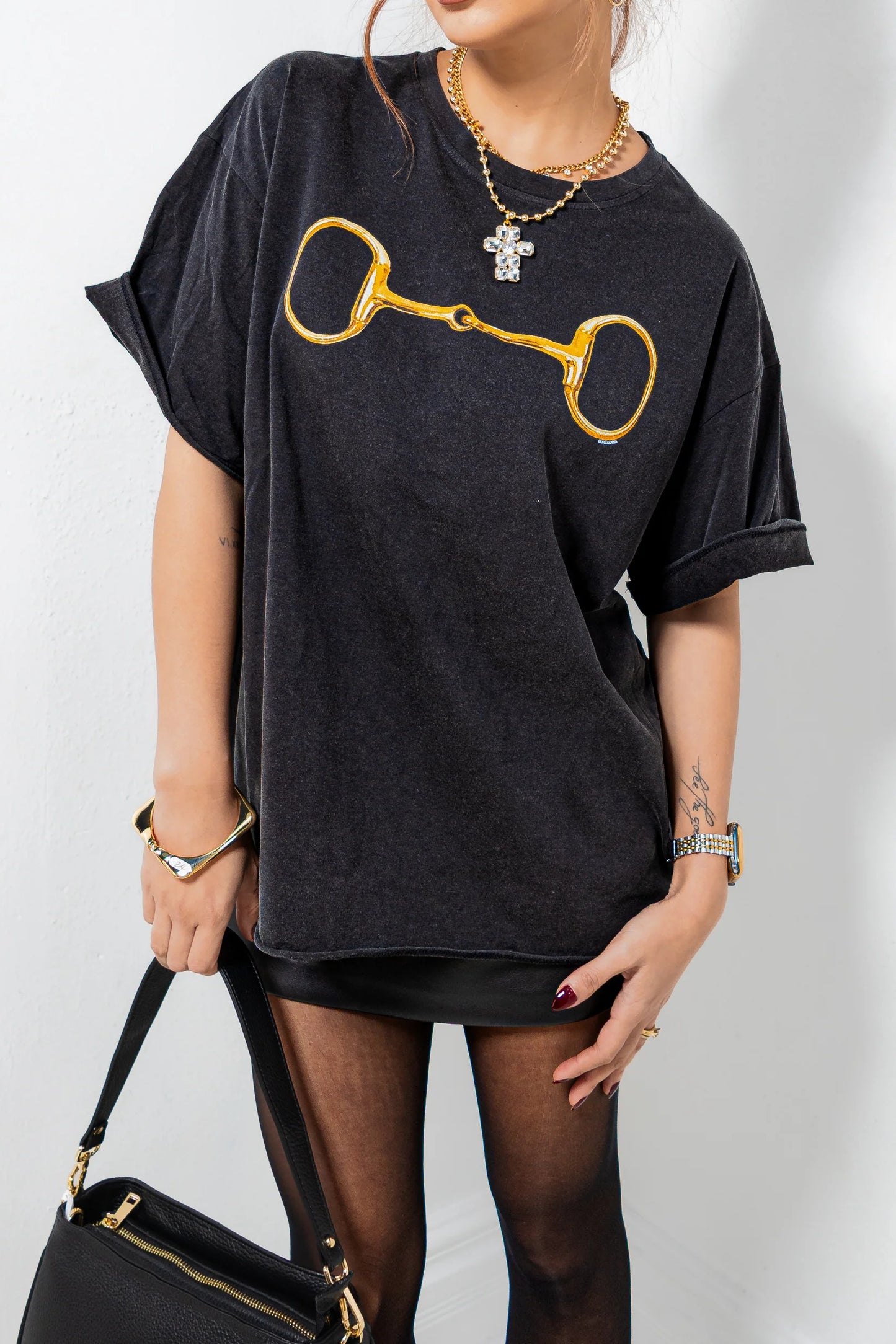 gold/blk horsebit tshirt- blingy blonde