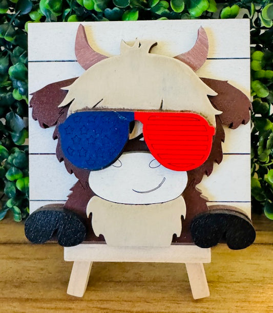 Shelf Sitter - Highland Cow 4th of July - STV
