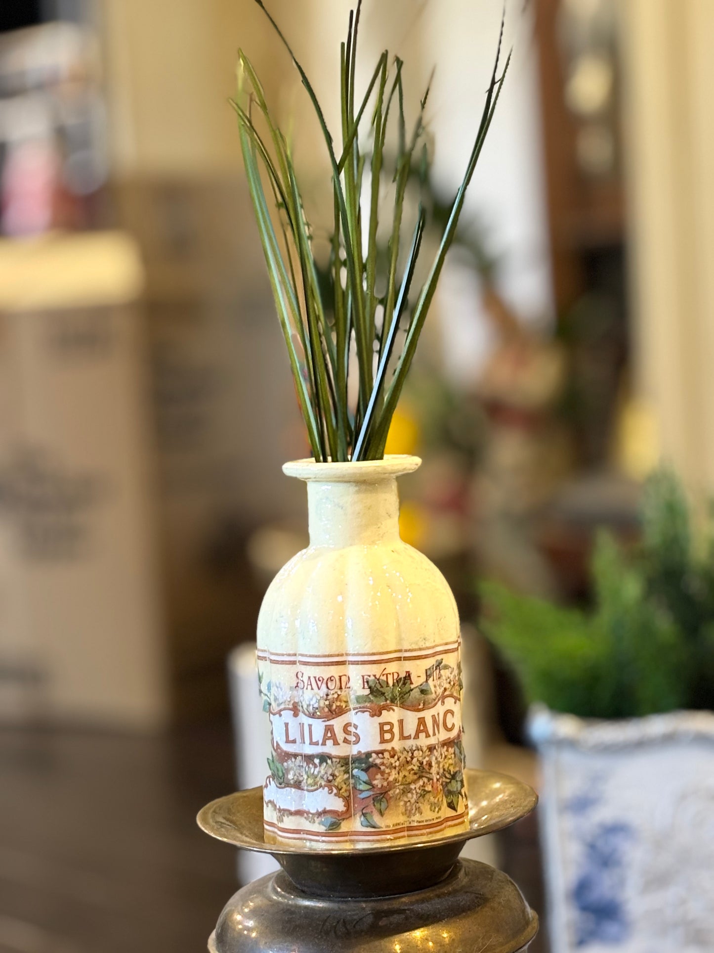 Lilas blanc yellow bottle