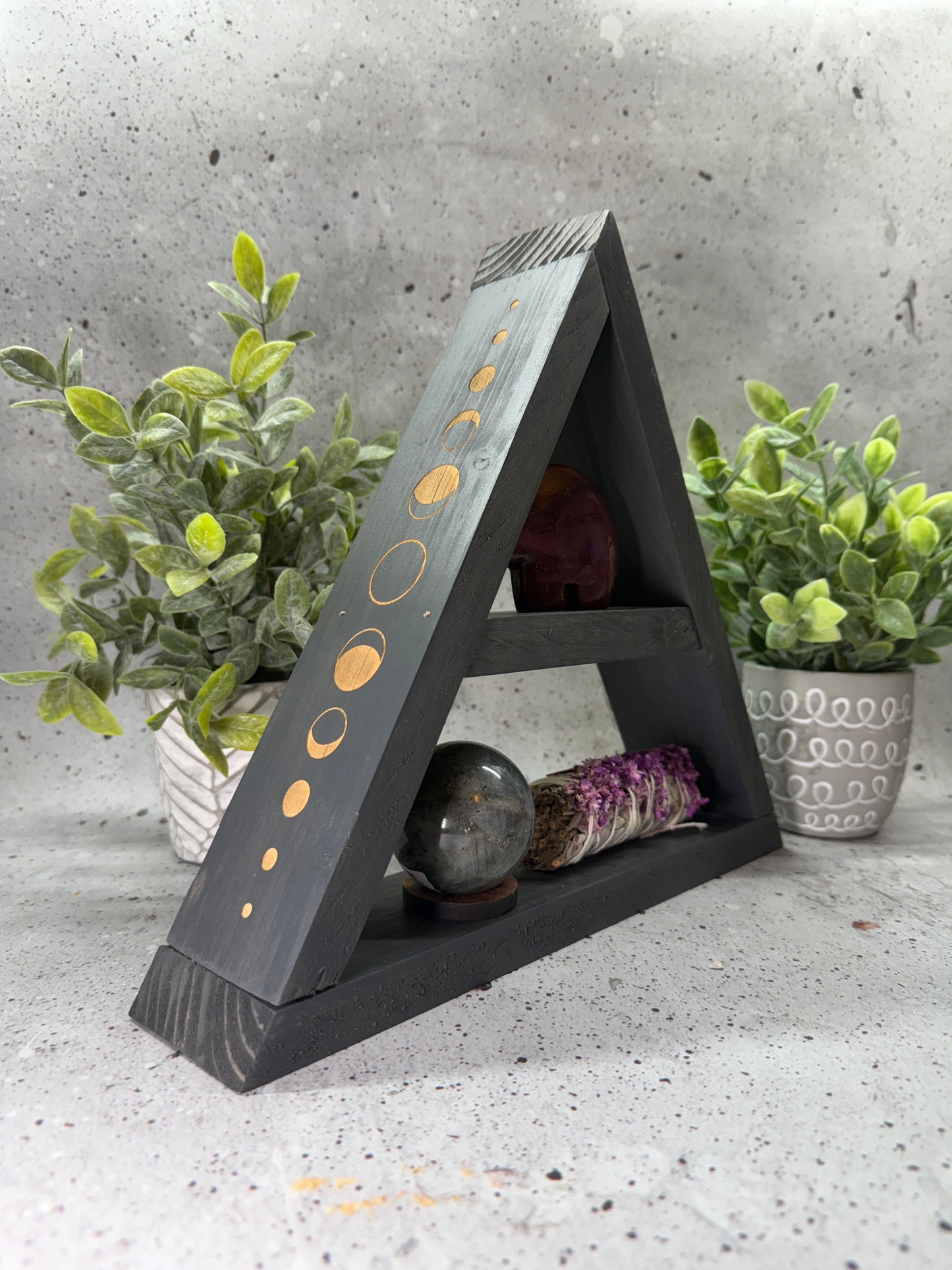 Triangle Shelf 18"