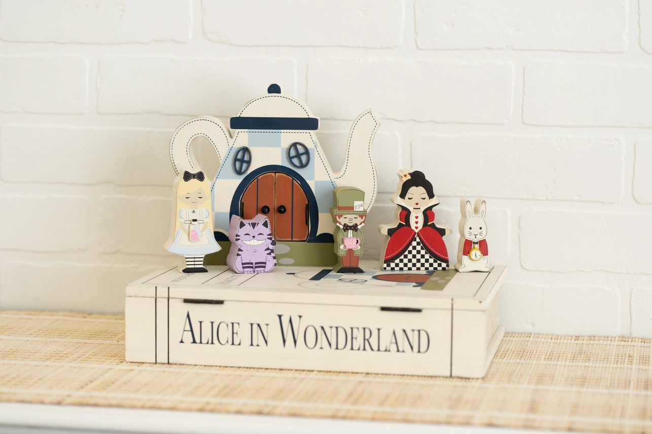 Woodland Storybook - Alice in Wonderland - STV