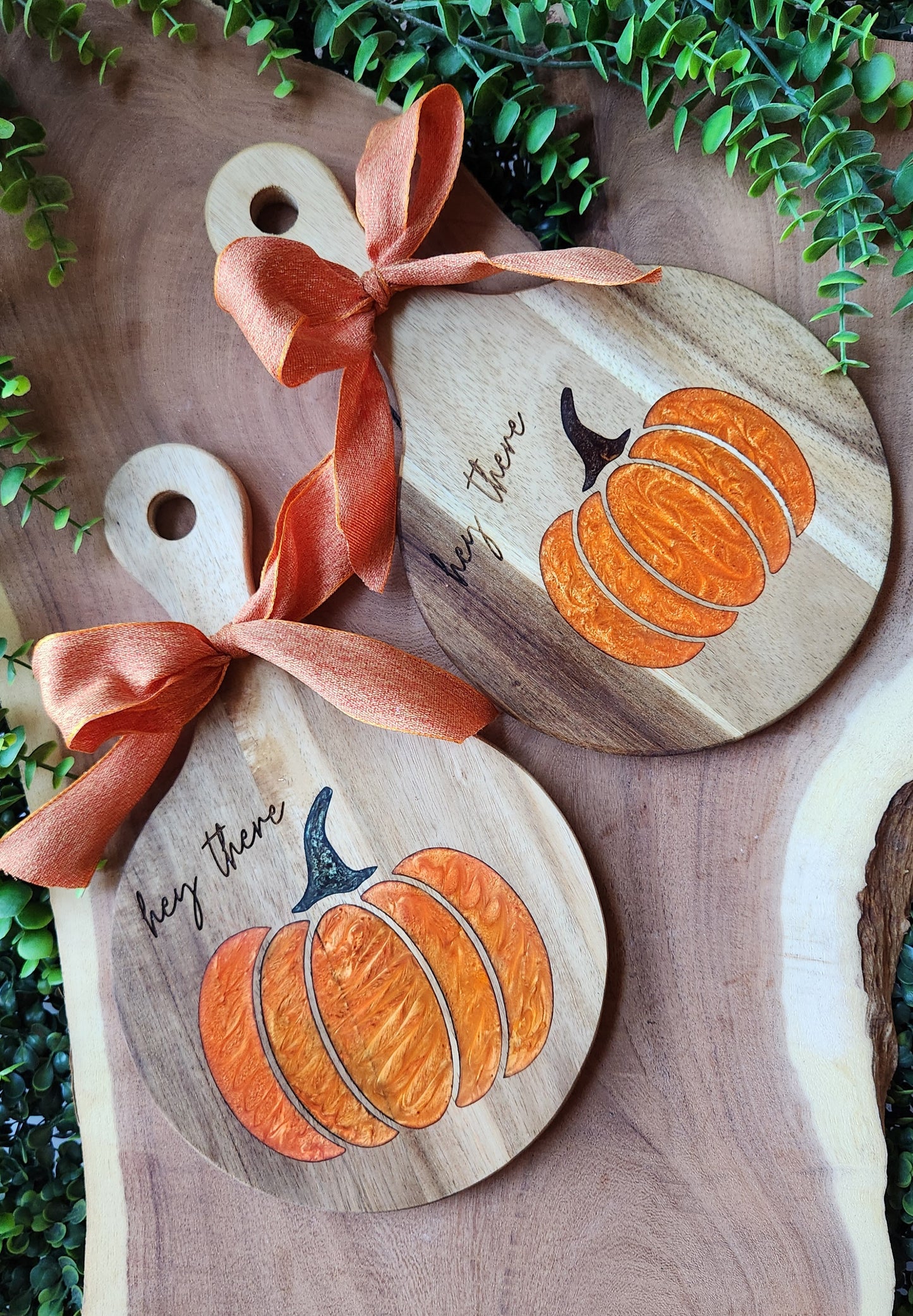 Round Resin Serving Board w/ Handle - The Laser Canvas