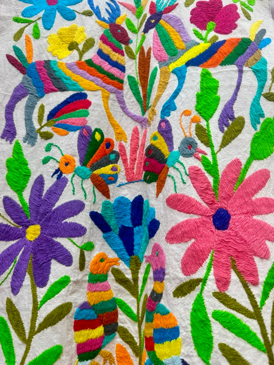 2m Hand-Embroidered Otomí Table Runner - Casa Coco