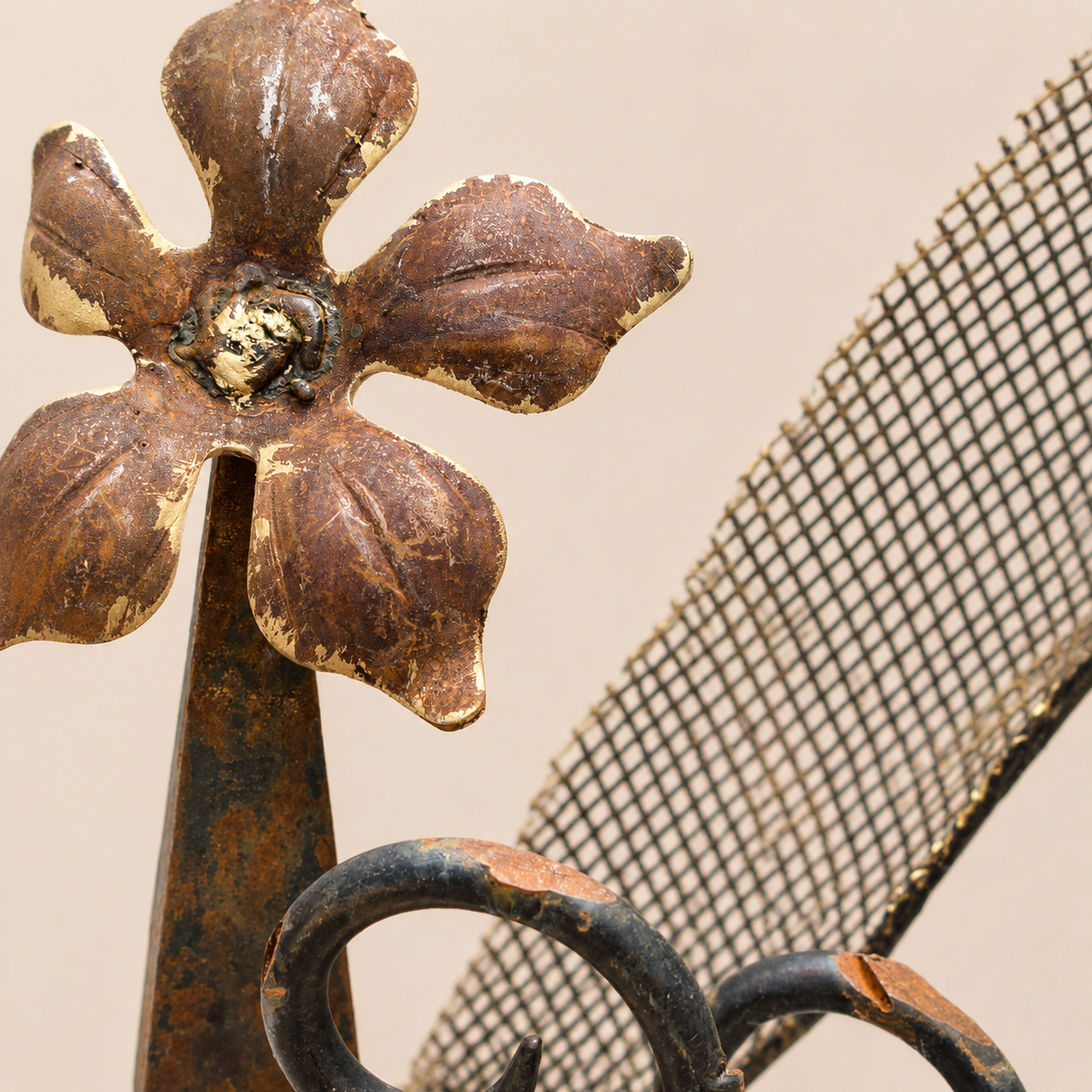 Rustic Finial Bloom – Reclaimed Metal Sculpture