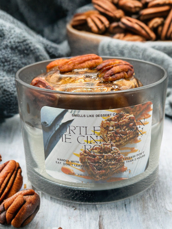 Turtle Pecan Pie Cinnamon Roll Candle