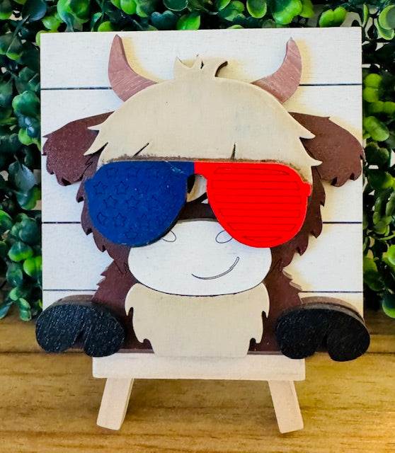Shelf Sitter - Highland Cow 4th of July - STV