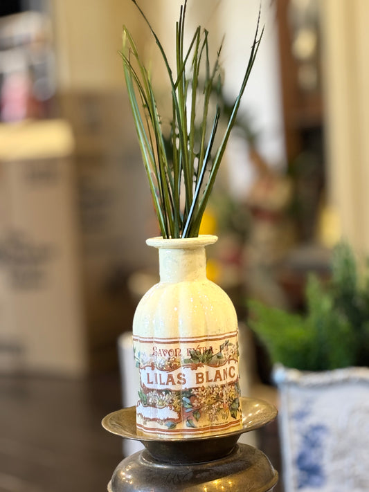 Lilas blanc yellow bottle