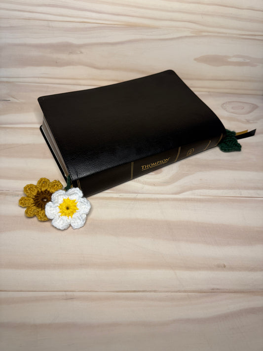 Daisy Bookmark CHD - Cuddly Cacti Creations
