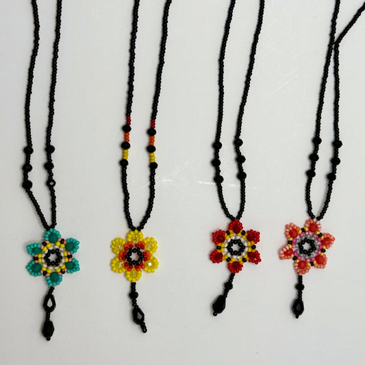 Beaded Flower Necklace - Casa Coco