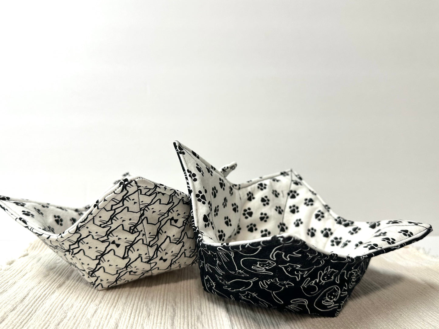 Medium Microwave Bowl Cozy Cat Print