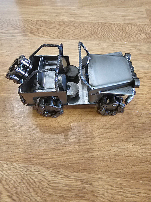 Scrap Metal Jeep Mini @amorfashionshop.com