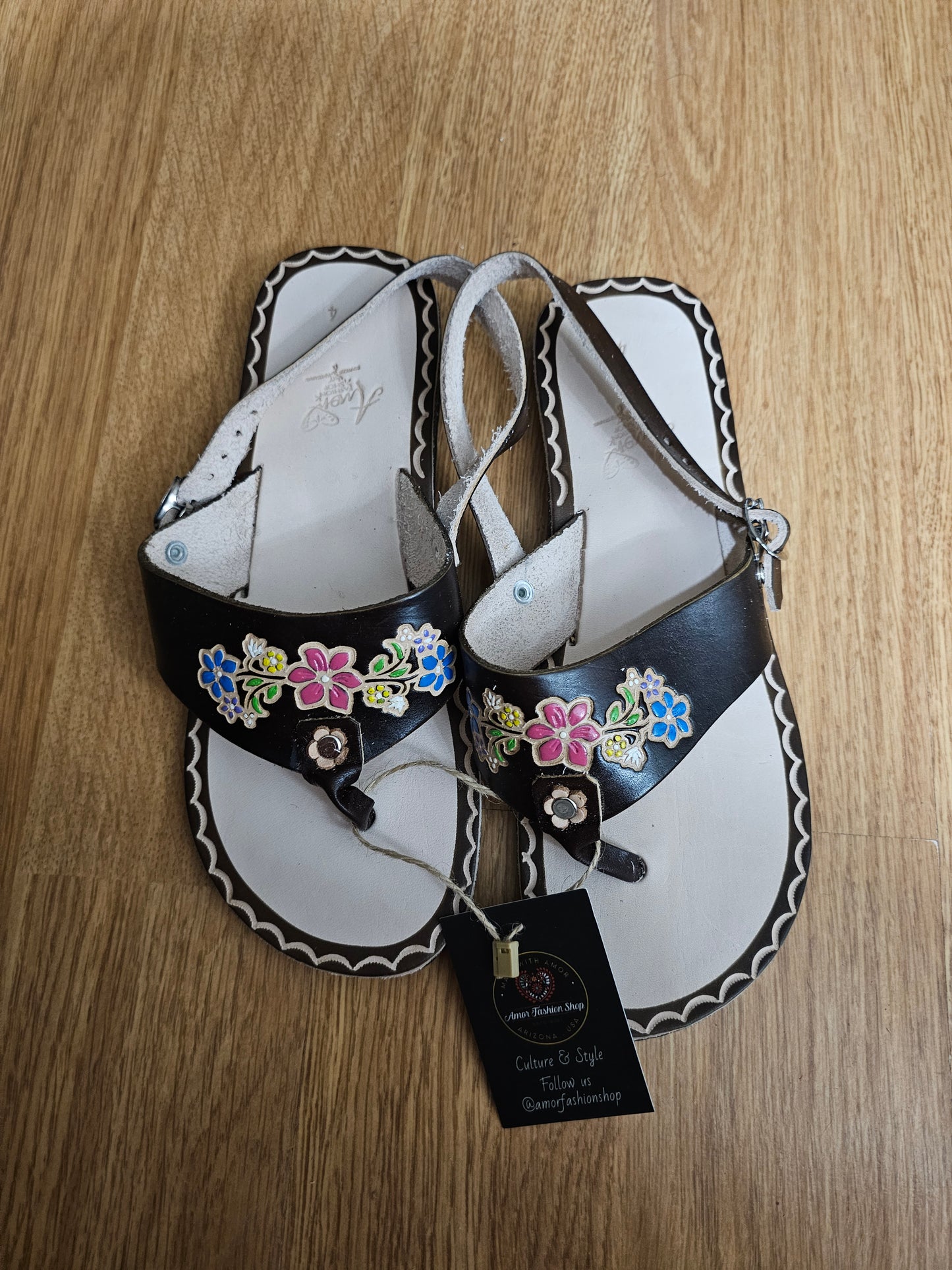 Huaraches Chancla Brown Floral Leather  @amorfashionshop