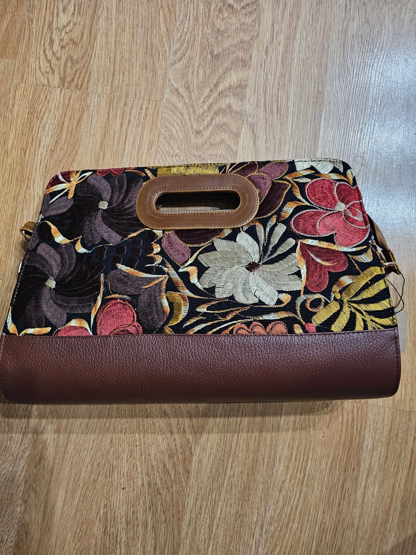 Bag Leather Embroidered  @amorfashionshop.com