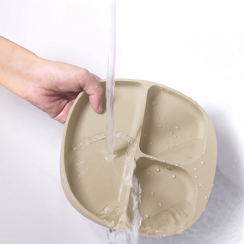 New Silicone suction kids plate w/ dividing sections Lilac